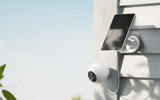 Spotlight Camera vs. Floodlight Camera: Choosing the Best Security Solution for Your Home - Home Genius