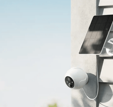 Spotlight Camera vs. Floodlight Camera: Choosing the Best Security Solution for Your Home - Home Genius